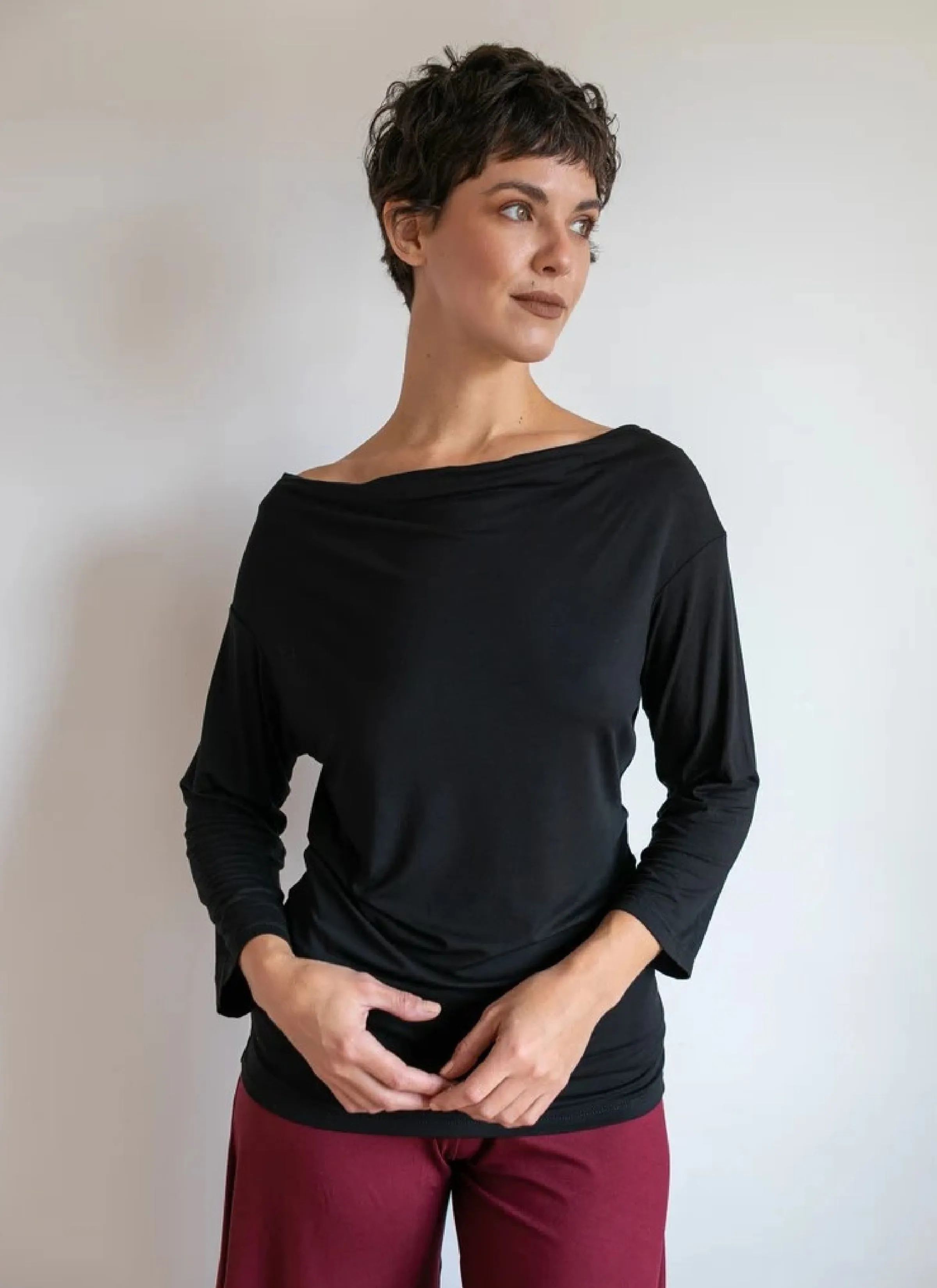 Leslie Backless Long Sleeve Shirt in Black