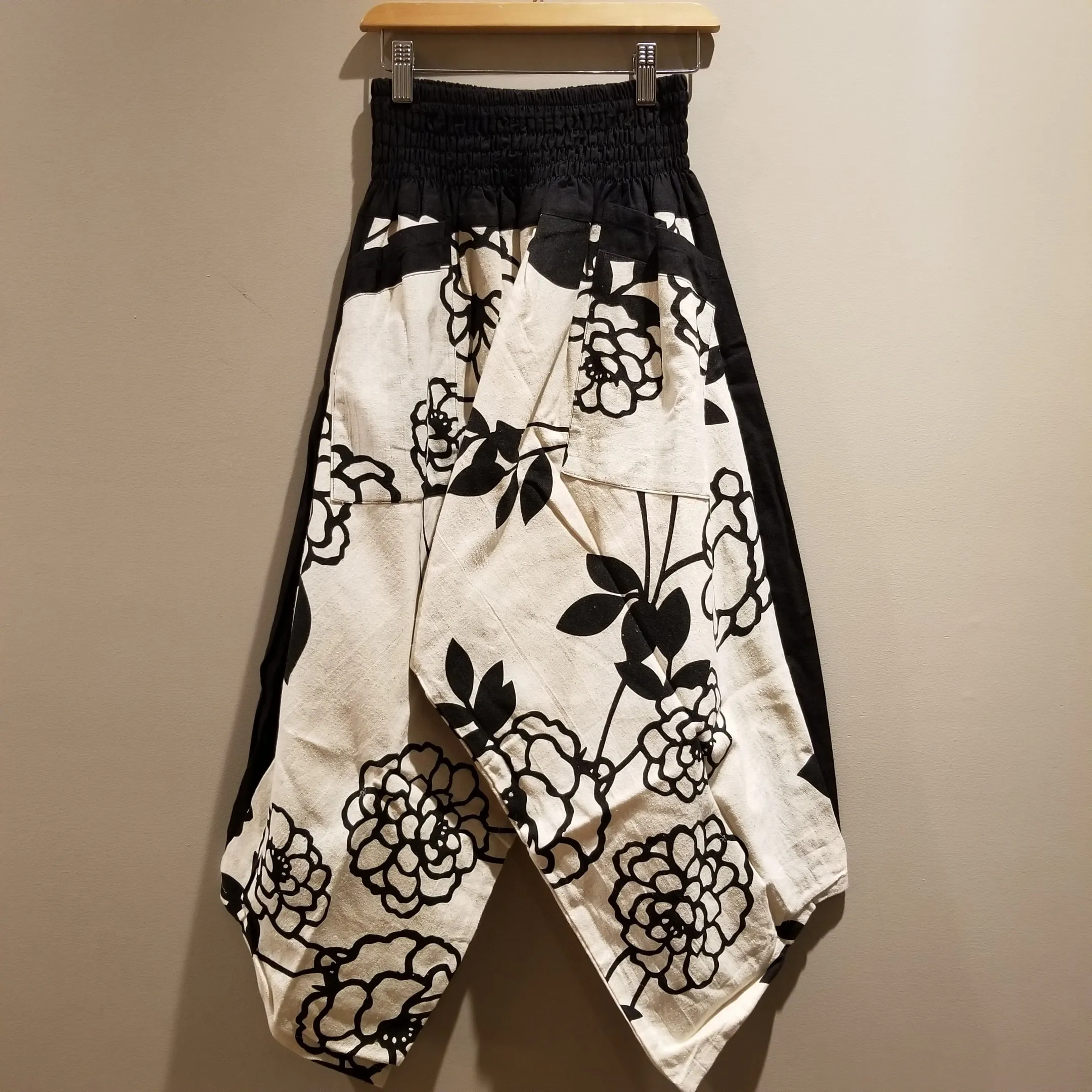 White Flower Rose Elastic Waist Samurai Pants